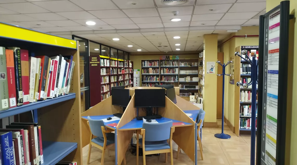 biblioteca A.J. Salvador ordenadores y comic