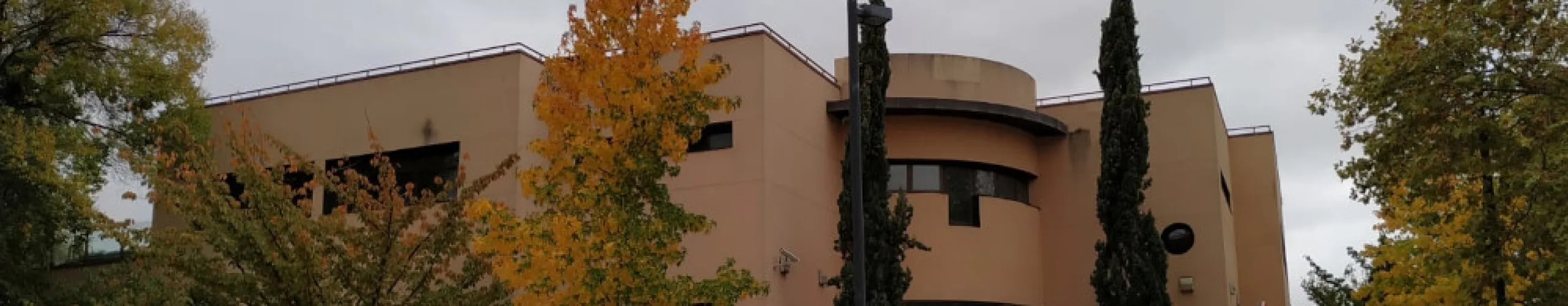 Edificio del Archivo en otoño 2022